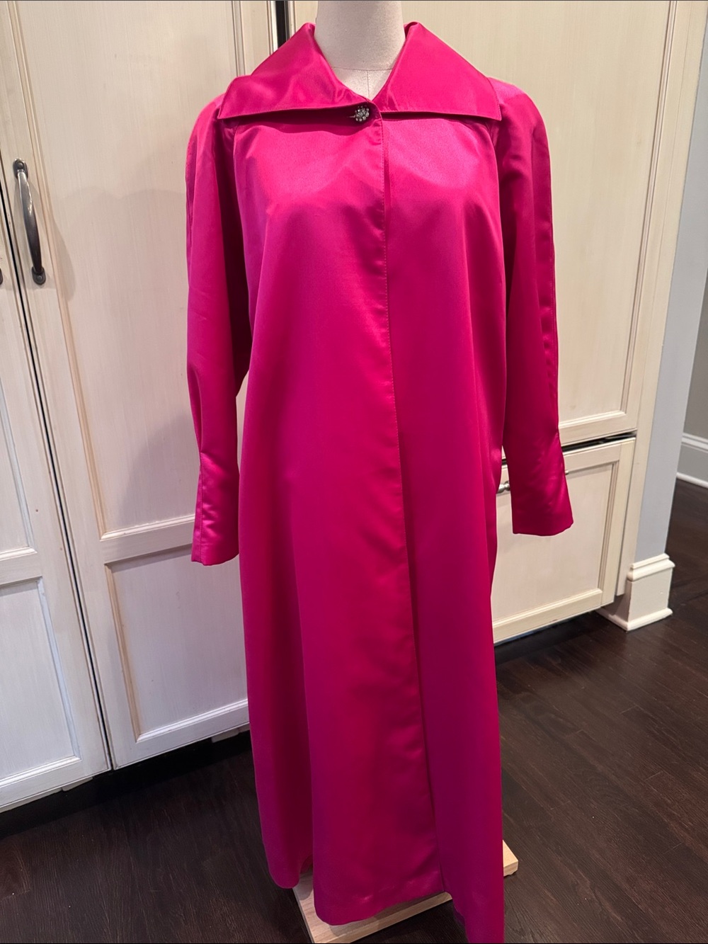 Vintage Gallé Fuchsia satin Long evening coat